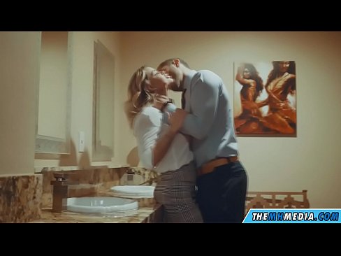 ❤️ Lè yon blond bèl sedui ou nan yon twalèt piblik ❤️❌ Porno nan nou % ht.dreamlandpassionfever.ru% ﹏